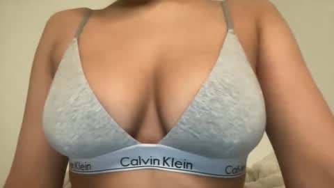 Melanie online show from 12/02/25, 12:54