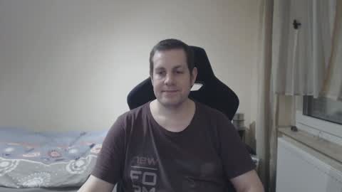 Snapshot of thatguyyeahhim chatting on 02/01/25, 12:29 thatguyyeahhim online show from 02/01/25, 12:29