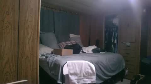 BiggerINalaska online show from 11/18/25, 04:33