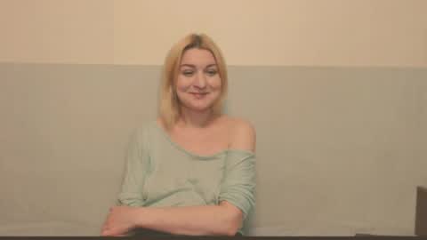 Snapshot of the_basic_instinctt chatting on 05/03/26, 10:27 Eva online show from 05/03/26, 10:27