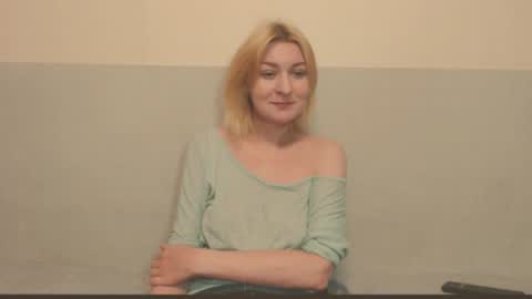 Snapshot of the_basic_instinctt chatting on 06/14/26, 03:19 Eva online show from 06/14/26, 03:19