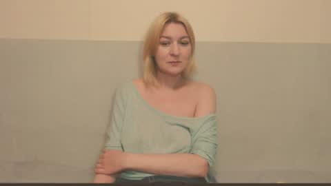 Snapshot of the_basic_instinctt chatting on 06/15/26, 10:12 Eva online show from 06/15/26, 10:12