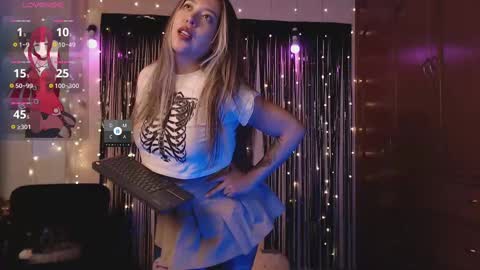 Giovanna online show from 10/16/25, 01:17