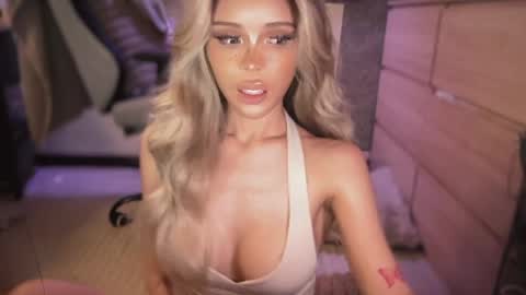 Snapshot of the_enchantressxx chatting on 06/07/26, 05:16 nabi butterfly online show from 06/07/26, 05:16