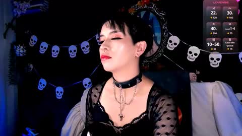 Snapshot of the_kitty_roxy chatting on 11/13/25, 05:01 ... ... online show from 11/13/25, 05:01