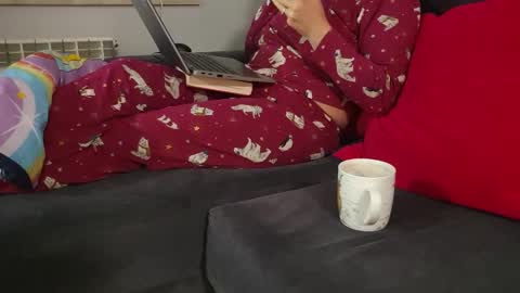 Stephan 34  Cassandra 25 online show from 12/01/25, 09:31