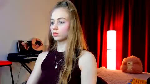 Ally    STREAMING ON TWITCH NOW Check my Twitter for updates online show from 03/21/26, 05:05