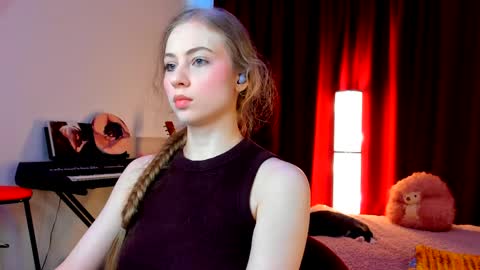 Ally    STREAMING ON TWITCH NOW Check my Twitter for updates online show from 04/01/26, 05:41