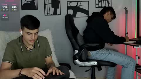 Snapshot of the_suite_boys chatting on 03/19/26, 11:03 Damian and Nico online show from 03/19/26, 11:03