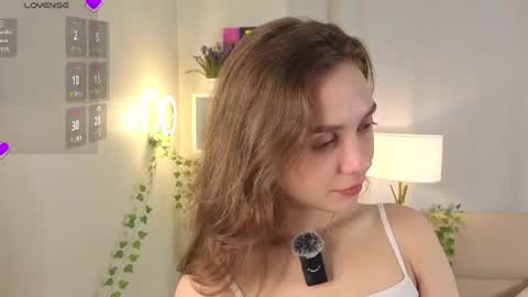 My name is Cynthia and Im very happy to see you in my sweet room  online show from 06/13/26, 03:15