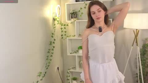 Snapshot of the_truewoman_show chatting on 06/16/26, 03:09 My name is Cynthia and Im very happy to see you in my sweet room online show from 06/16/26, 03:09
