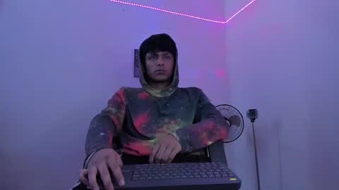 Snapshot of the_weed_guys chatting on 01/19/25, 03:53 Danny online show from 01/19/25, 03:53