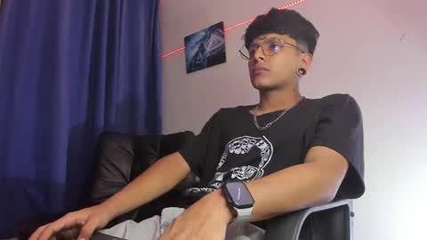 Snapshot of the_weed_guys chatting on 02/04/25, 04:05 Danny online show from 02/04/25, 04:05