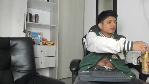 Snapshot of the_weed_guys chatting on 11/23/25, 02:11 Danny online show from 11/23/25, 02:11