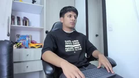 Snapshot of the_weed_guys chatting on 11/28/25, 01:30 Danny online show from 11/28/25, 01:30