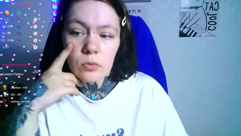 the_xmas_bby online show from 11/06/25, 09:21