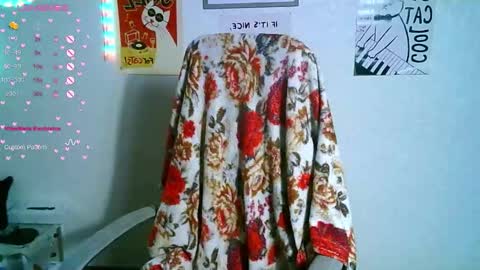 the_xmas_bby online show from 11/11/25, 08:36