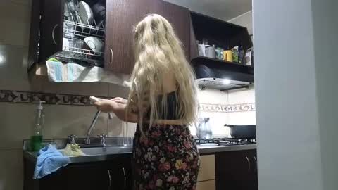 Snapshot of theauroramae chatting on 01/09/25, 03:47 theauroramae - online show from 01/09/25, 03:47