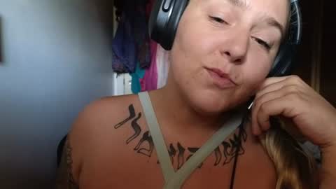 theauroramae -  online show from 06/13/26, 03:21