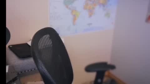 Snapshot of thebearking69 chatting on 11/25/25, 04:45 The Bear King online show from 11/25/25, 04:45