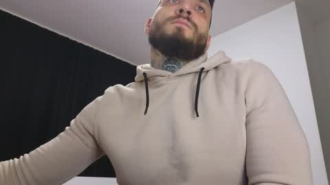 Snapshot of thebestmuscles chatting on 12/06/24, 05:11 John online show from 12/06/24, 05:11