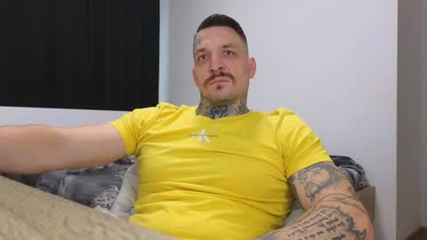 Snapshot of thebestmuscles chatting on 12/12/24, 10:34 John online show from 12/12/24, 10:34