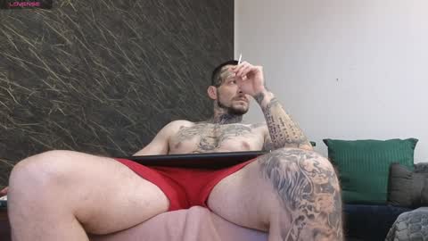 Snapshot of thebestmuscles chatting on 01/01/25, 07:10 John online show from 01/01/25, 07:10