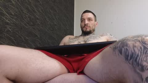 Snapshot of thebestmuscles chatting on 01/12/25, 07:42 John online show from 01/12/25, 07:42