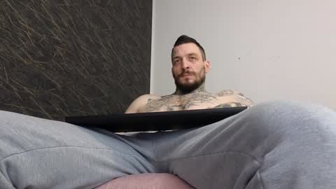 Snapshot of thebestmuscles chatting on 02/05/25, 09:36 John online show from 02/05/25, 09:36