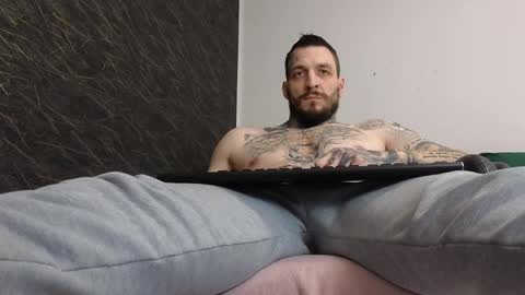 Snapshot of thebestmuscles chatting on 02/13/25, 03:56 John online show from 02/13/25, 03:56