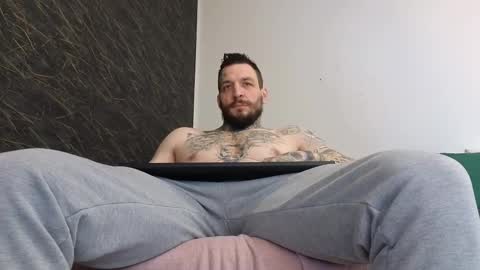 Snapshot of thebestmuscles chatting on 02/25/25, 07:31 John online show from 02/25/25, 07:31