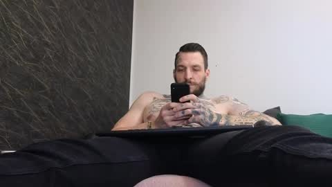 Snapshot of thebestmuscles chatting on 03/03/25, 01:53 John online show from 03/03/25, 01:53