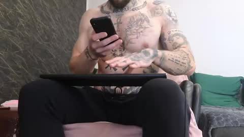 Snapshot of thebestmuscles chatting on 03/05/25, 10:11 John online show from 03/05/25, 10:11