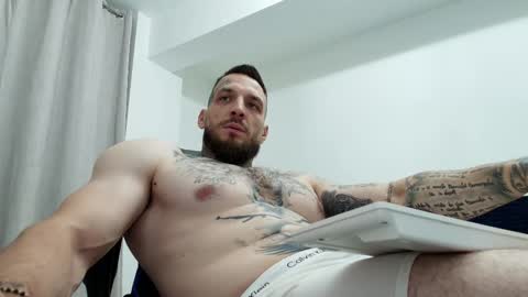 Snapshot of thebestmuscles chatting on 09/21/25, 06:20 John online show from 09/21/25, 06:20