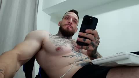 Snapshot of thebestmuscles chatting on 09/22/25, 08:22 John online show from 09/22/25, 08:22