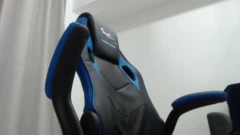 Snapshot of thebestmuscles chatting on 09/30/25, 07:30 John online show from 09/30/25, 07:30