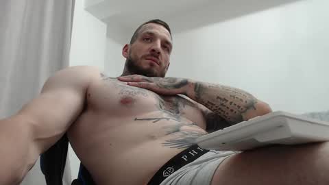 Snapshot of thebestmuscles chatting on 10/02/25, 06:59 John online show from 10/02/25, 06:59