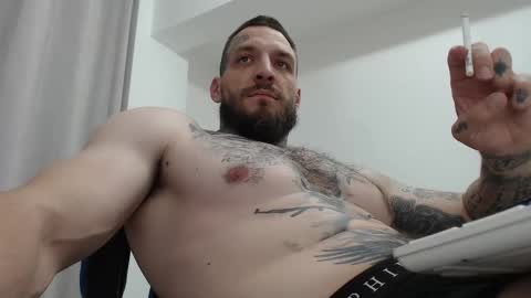 Snapshot of thebestmuscles chatting on 10/22/25, 05:34 John online show from 10/22/25, 05:34