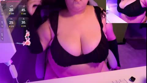 TheBouncingBetty online show from 04/19/26, 06:43