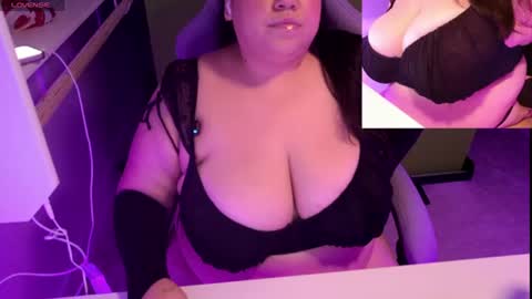 Snapshot of thebouncingbetty chatting on 06/11/26, 08:40 TheBouncingBetty online show from 06/11/26, 08:40