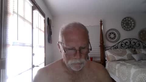 Snapshot of thecooltool_1 chatting on 05/11/26, 10:18 thecooltool_1 online show from 05/11/26, 10:18