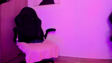 Alicia Alikath  online show from 01/09/25, 04:19