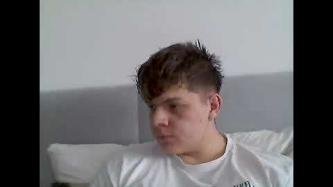 Snapshot of thecuteguy144949 chatting on 01/28/25, 09:30 thecuteguy144949 online show from 01/28/25, 09:30