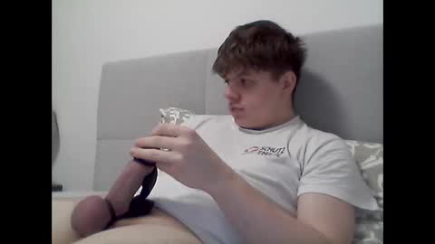 Snapshot of thecuteguy144949 chatting on 02/09/25, 05:54 thecuteguy144949 online show from 02/09/25, 05:54