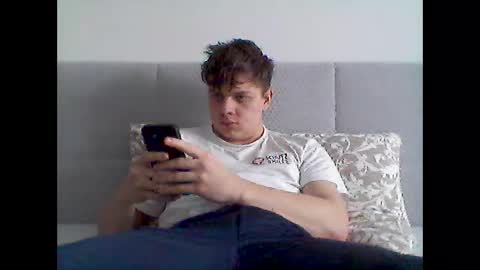 Snapshot of thecuteguy144949 chatting on 02/11/25, 11:21 thecuteguy144949 online show from 02/11/25, 11:21