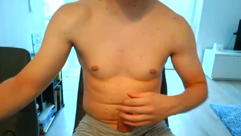thecuteguy144949 online show from 07/17/26, 09:49
