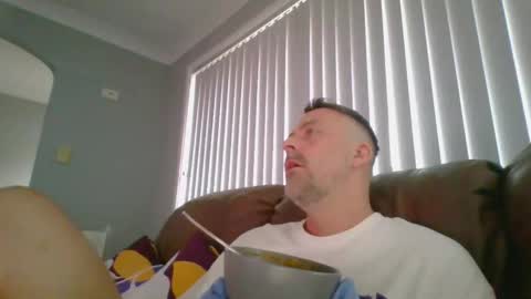 Snapshot of thedalenator chatting on 02/11/25, 02:25 thedalenator online show from 02/11/25, 02:25