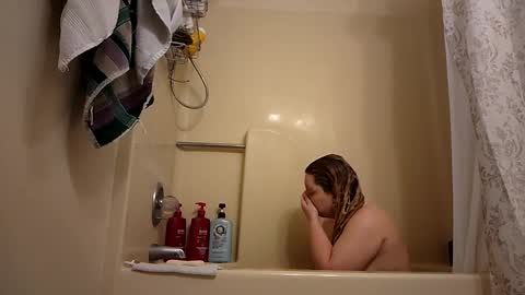 Snapshot of thedancingalien chatting on 01/23/25, 09:50 Kassandra Grant online show from 01/23/25, 09:50