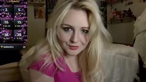 Snapshot of thedancingalien chatting on 04/08/26, 04:23 Kassandra Grant online show from 04/08/26, 04:23