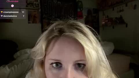 Snapshot of thedancingalien chatting on 04/24/26, 04:15 Kassandra Grant online show from 04/24/26, 04:15